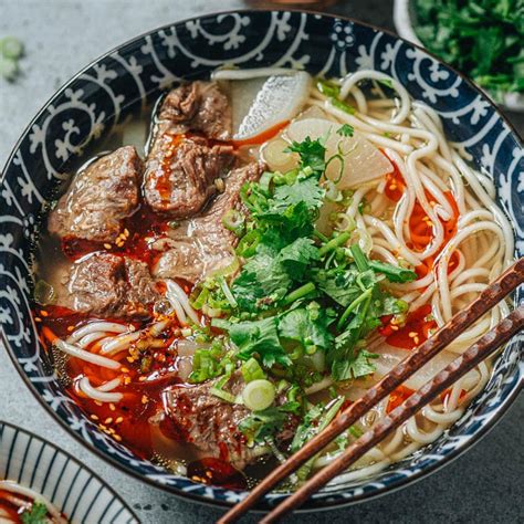   Lanzhou Beef Noodles:  Can A Simple Bowl Of Broth Truly Unleash Heaven On Earth?!