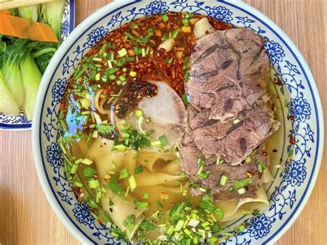   Lanzhou Lamian:🍜  เส้นเหนียวนุ่ม สัมผัสความหอมจัดจ้าน!